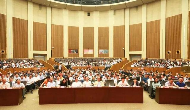 王水福以学长身份喊话企业家：为中国制造业添砖加瓦