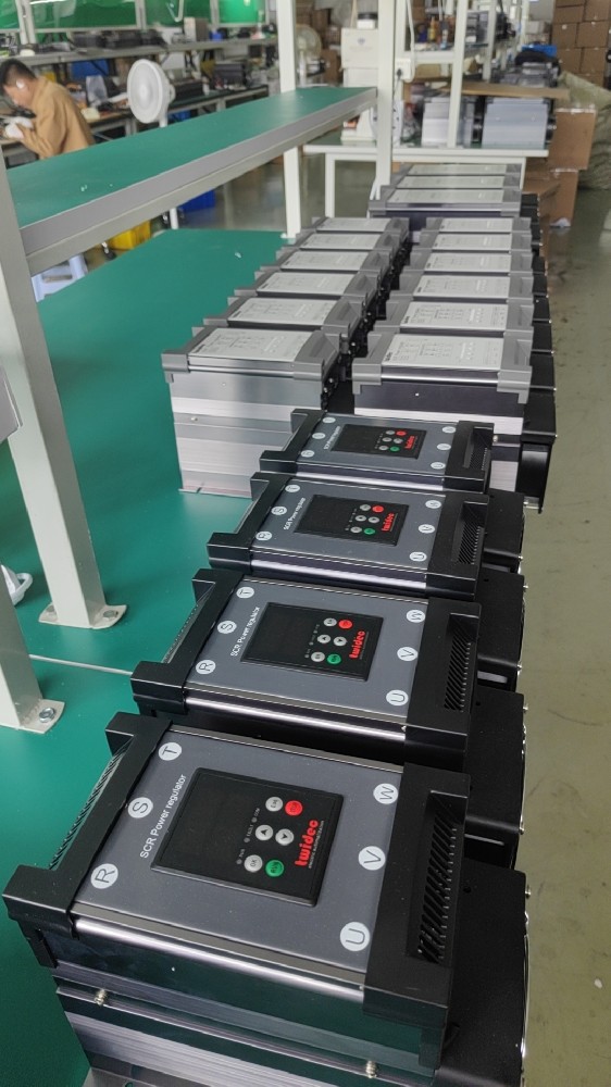 为什么电力调整器的保险丝容易被烧？