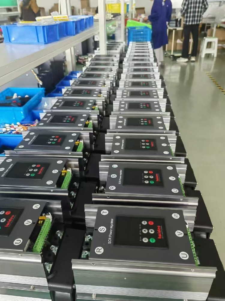 随着物联网设备的遍及，电力调整器若何与其他物联网设备实现无缝通讯和协同工作？