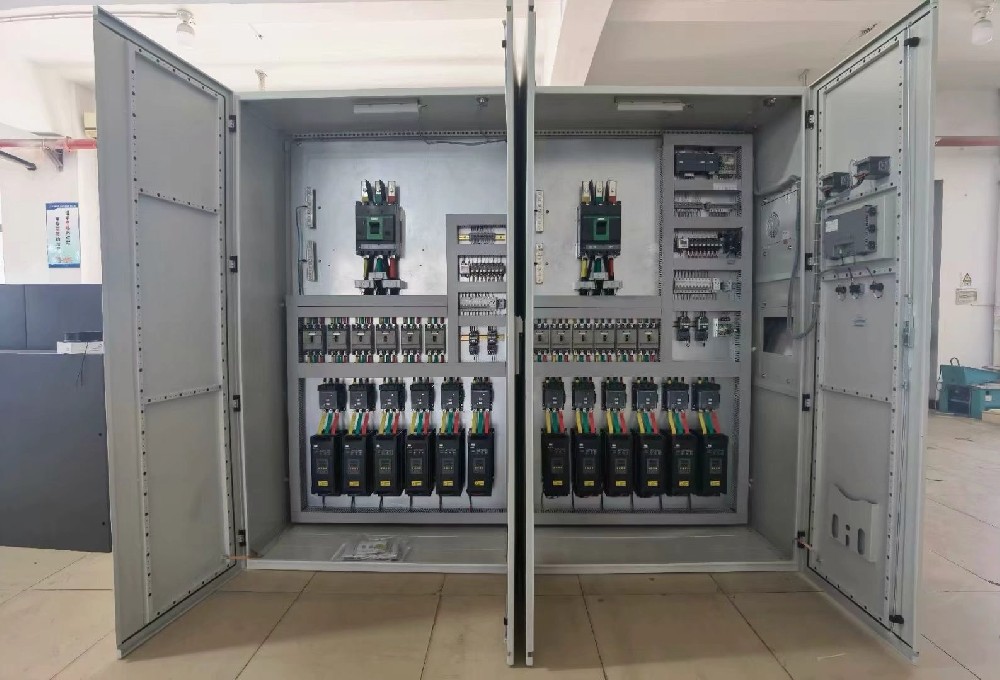 不幼心将电力调整器的表壳败坏，自行更换表壳会不会影响设备的防护等级和正常使用？